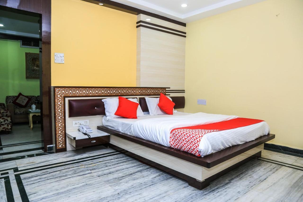 Oyo Somraj Regency Hotel อการ์ตาลา ภายนอก รูปภาพ